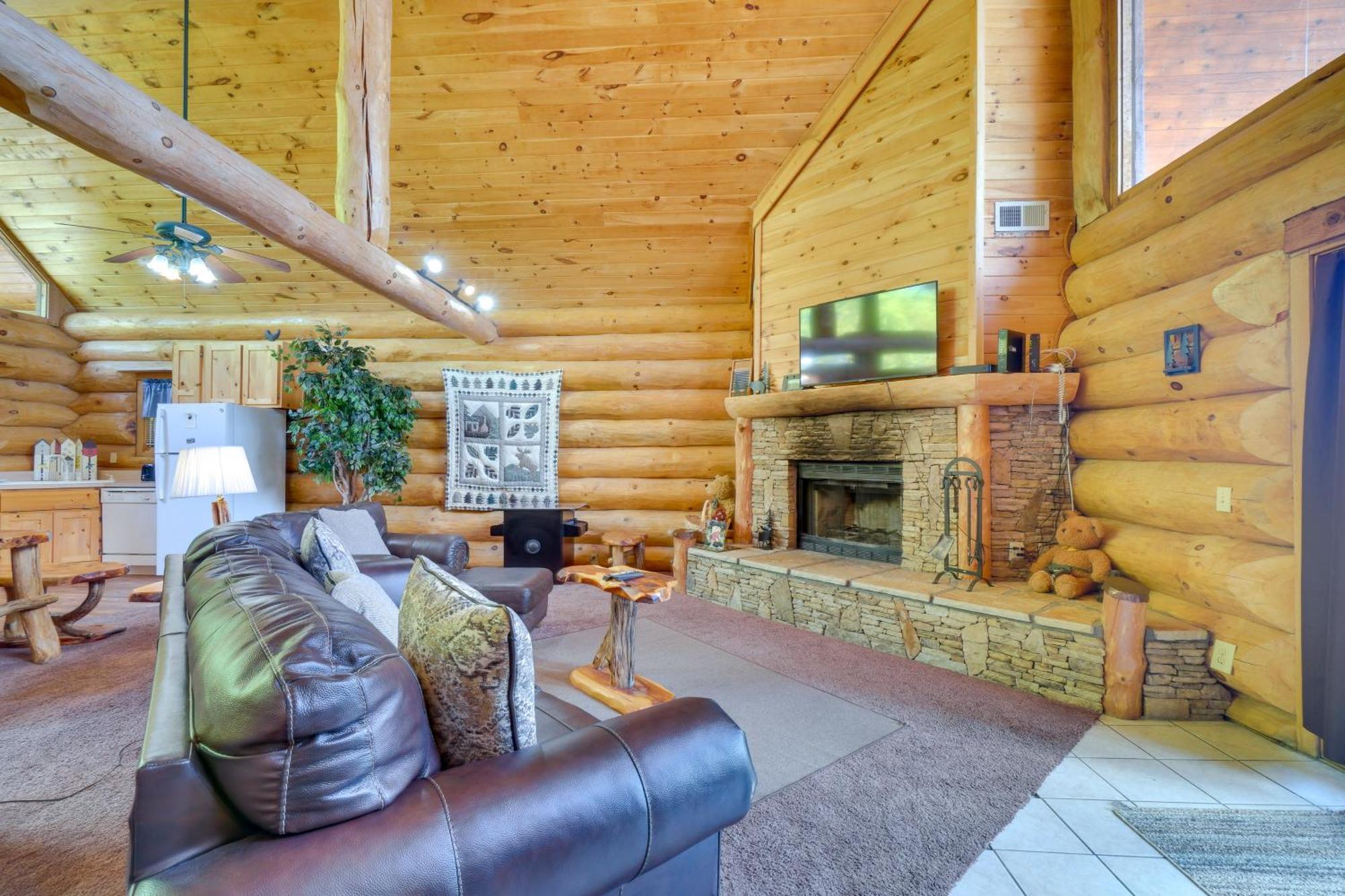 Gatlinburg Cabin With Hot Tub About 11 Miles To Downtown Экстерьер фото