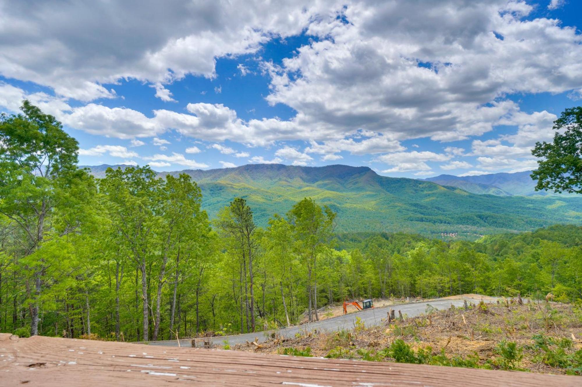 Gatlinburg Cabin With Hot Tub About 11 Miles To Downtown Экстерьер фото