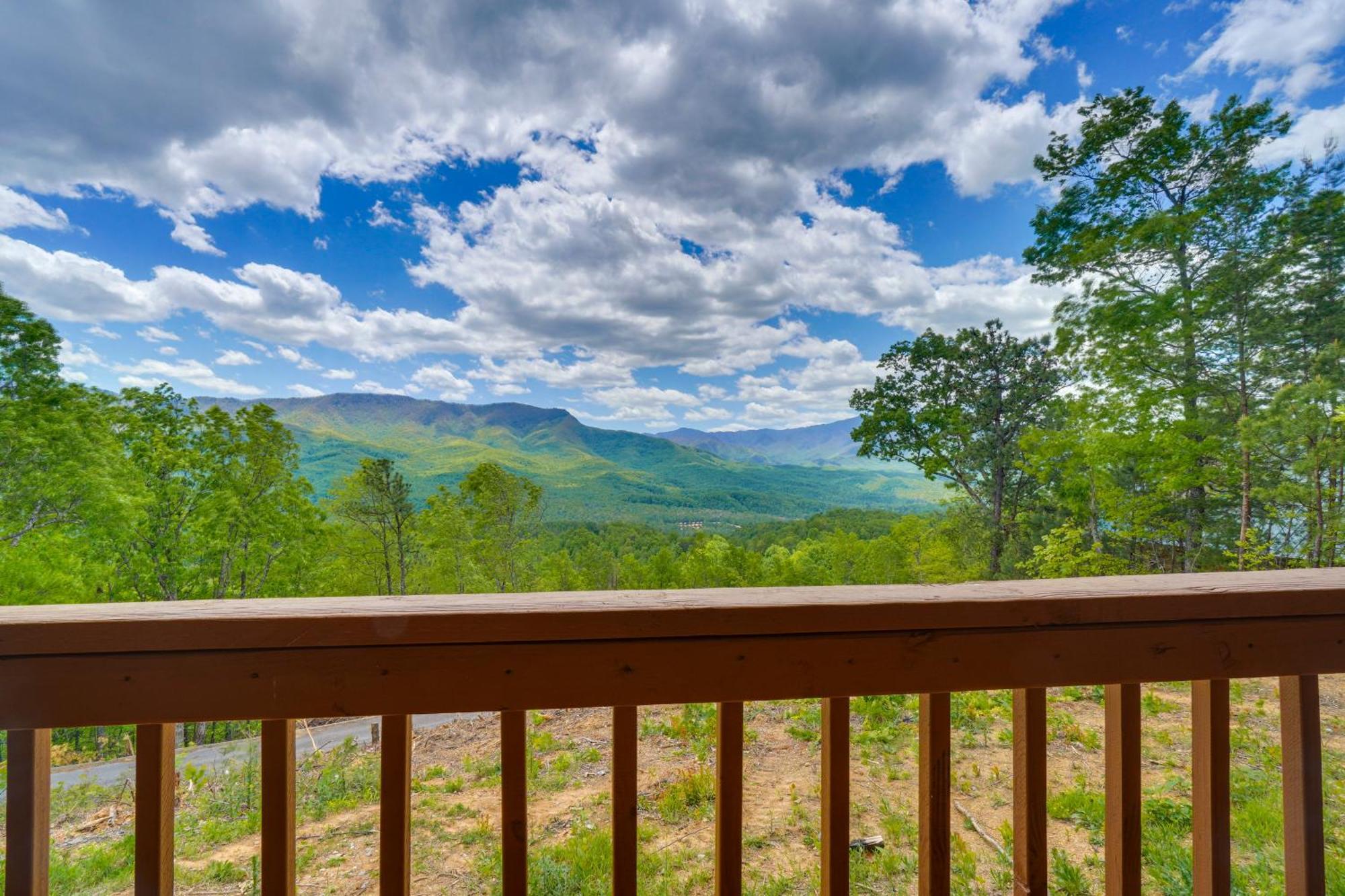 Gatlinburg Cabin With Hot Tub About 11 Miles To Downtown Экстерьер фото